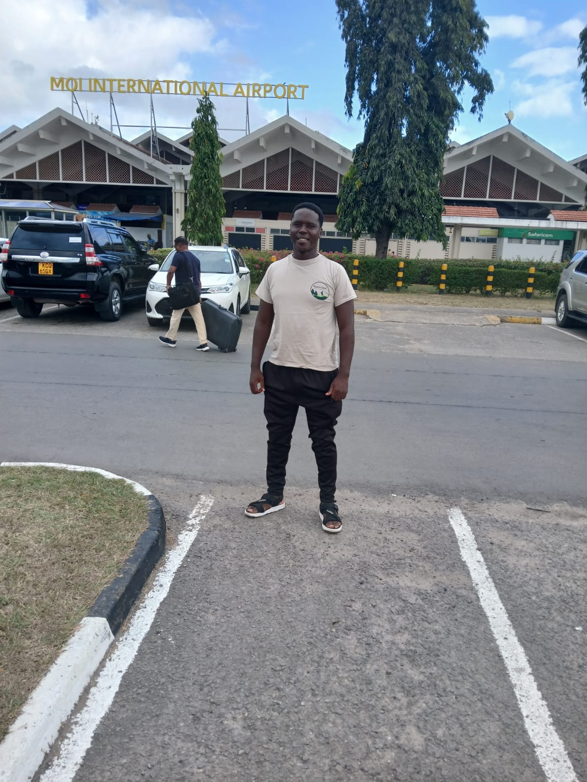 Roy Amani - Diani Magical Tours